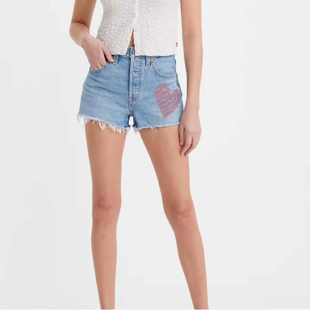 NWT Levi's 501 High rise Denim Jeans Shorts with Heart Patch